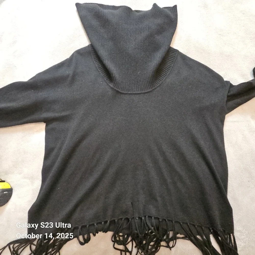Michael Kors Women's Turtleneck‎ Sweater Bottom Fringe Size Large Black